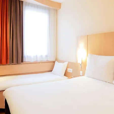 Отель Ibis Centre Bastille 3*