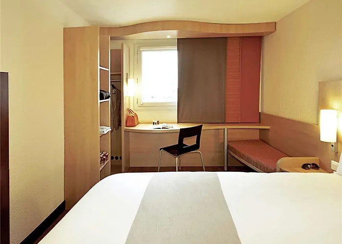 Ibis Centre Bastille Готель
