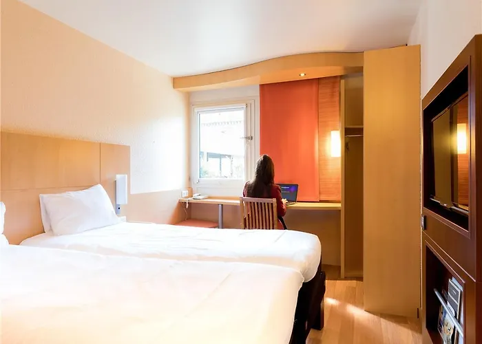 Ibis Centre Bastille Готель 3*
