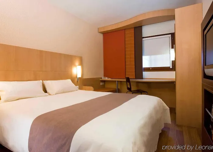 Hotel Ibis Centre Bastille 3*