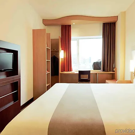 Hotel Ibis Centre Bastille 3*